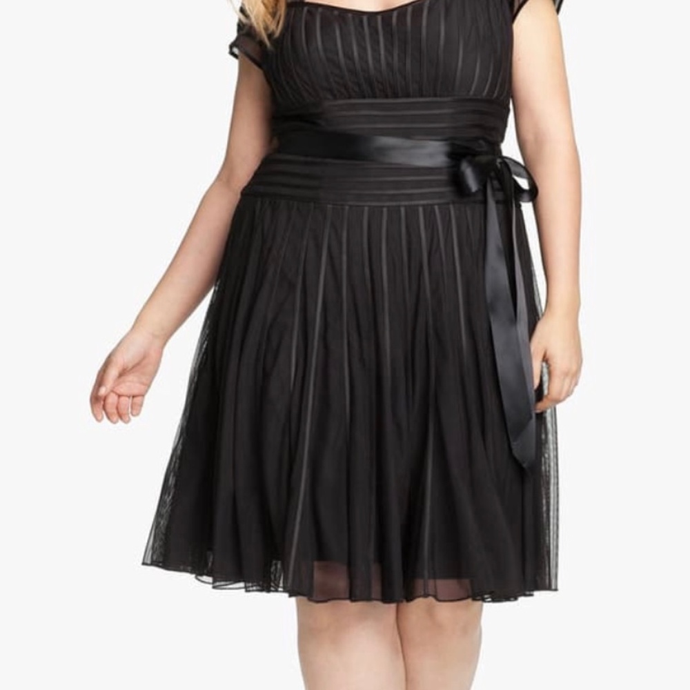 CUTE BLACK COCKTAIL DRESS *NWT*